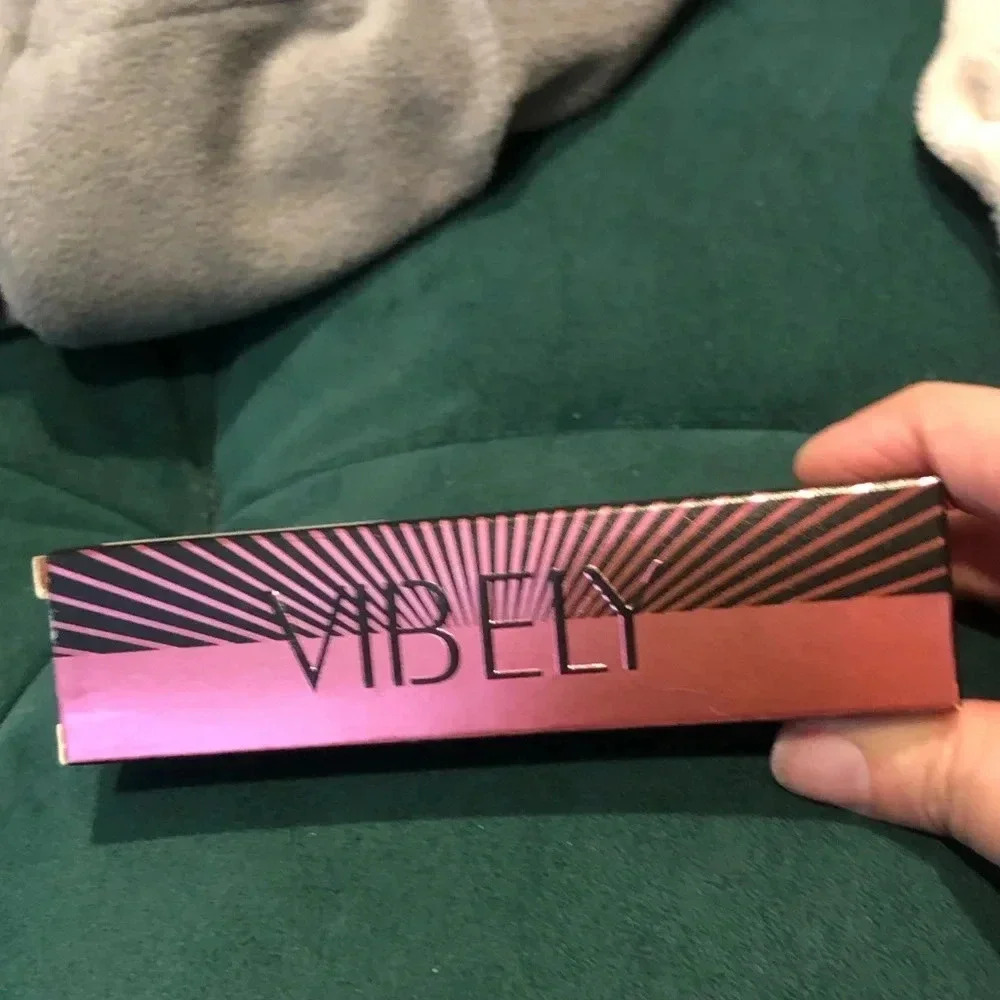 💛PLEASE BUNDLE💛 NWT Vibely Xpress Control mascara - black